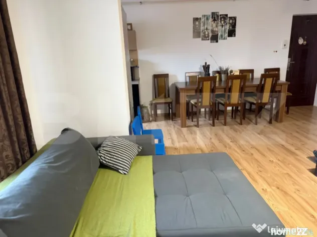 Mansardă de vânzare – zona Bradet