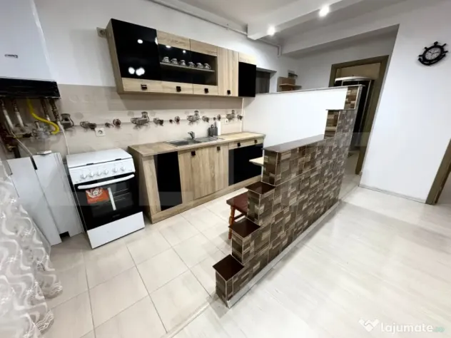 Apartament 2 camere, 42 mp, parcare, zona Porii