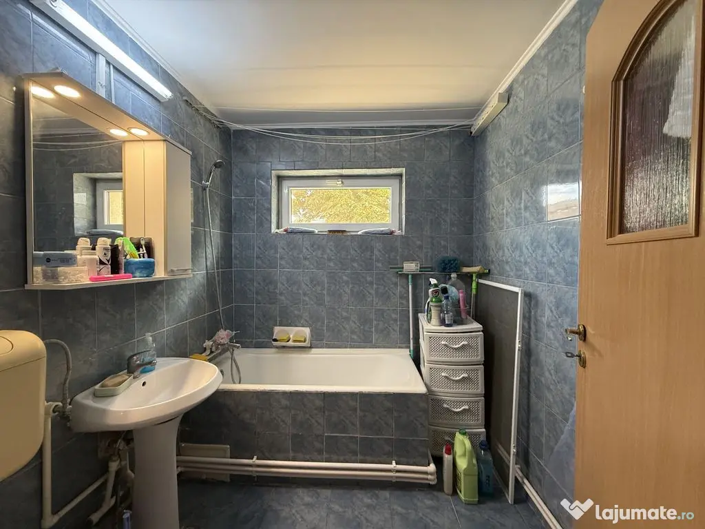 EXCLUSIVITATE!!! APARTAMENT 4 CAMERE DECOMANDAT , ZONA UL...