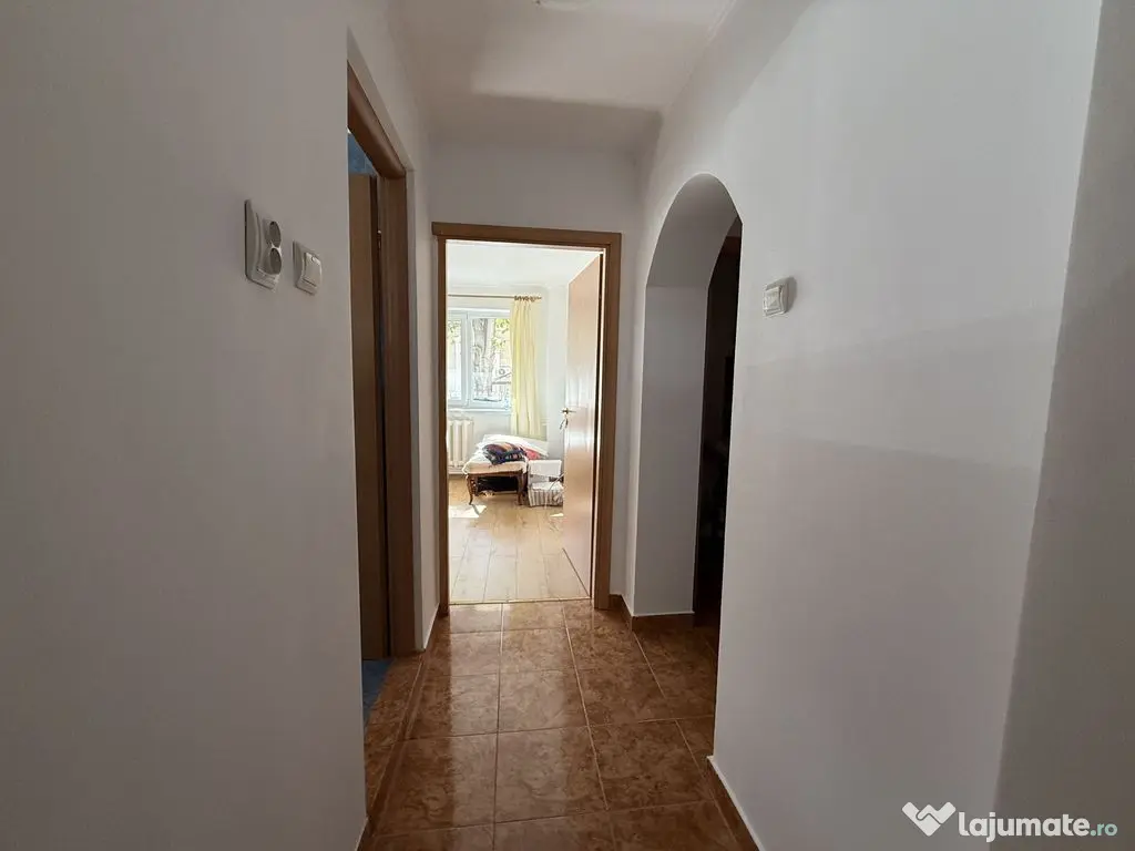 EXCLUSIVITATE!!! APARTAMENT 4 CAMERE DECOMANDAT , ZONA UL...