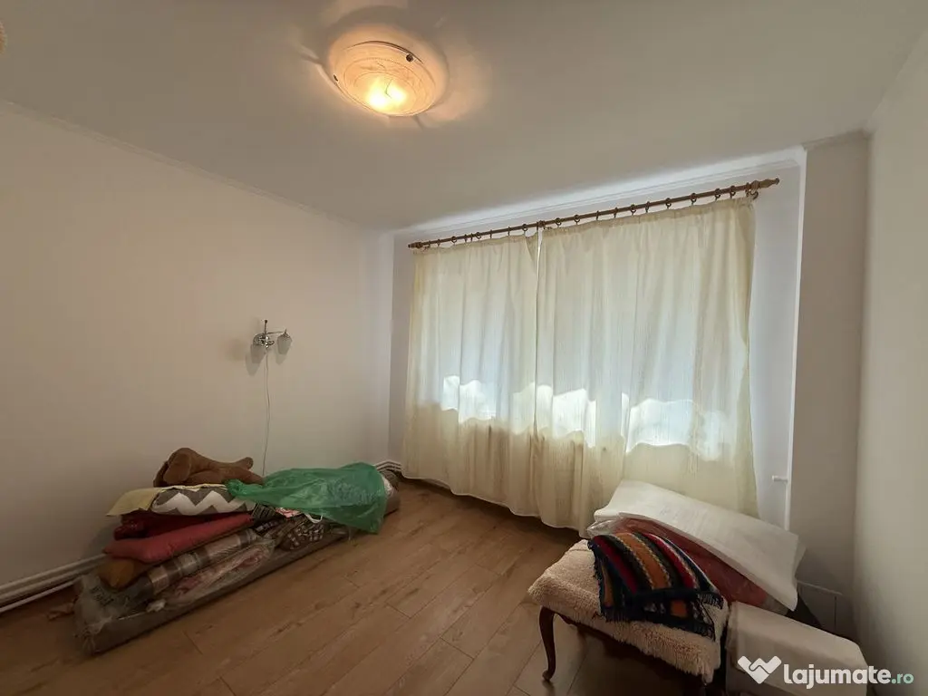 EXCLUSIVITATE!!! APARTAMENT 4 CAMERE DECOMANDAT , ZONA UL...