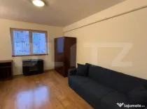 Cameră de cămin cu baie și bucătărie proprie