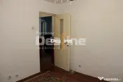 Apartament 3 camere decomandat de 61 mp 2 băi la parter car 