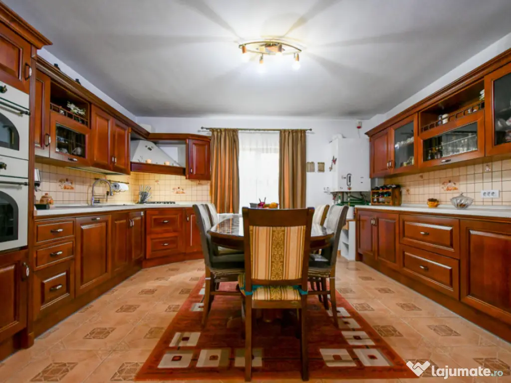 Vila independenta energetic cu teren 427mp pe colt COMISION