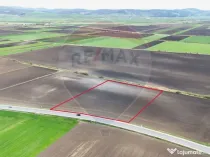 Teren extravilan potențial industrial | 10.000 mp | Feld...