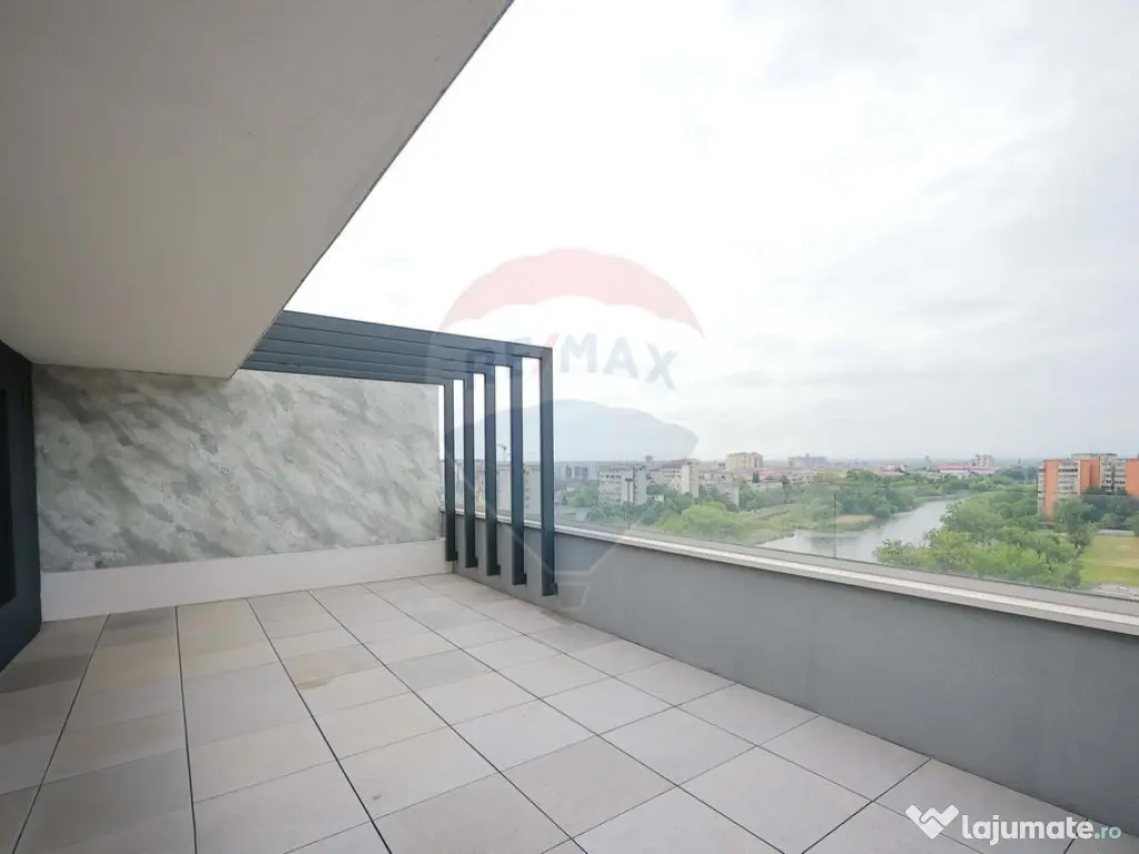 Apartament/Penthouse de Închiriat cu 3 Dormitoare și Te...