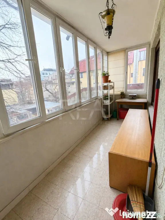 3 camere Piața Victoriei decomandat,garaj,et. 2,1968,metrou