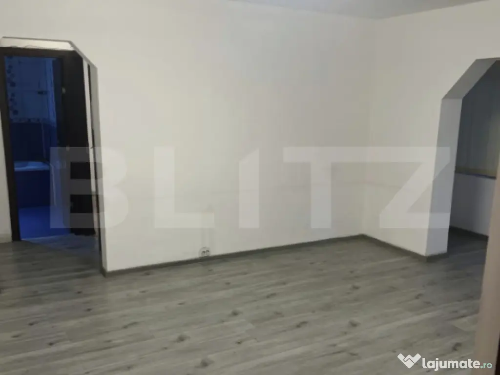 Spatiu comercial, 56 mp, parter, stradal, zona Craiovita-Ele