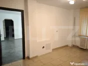 Spatiu comercial, 56 mp, parter, stradal, zona Craiovita-Ele 