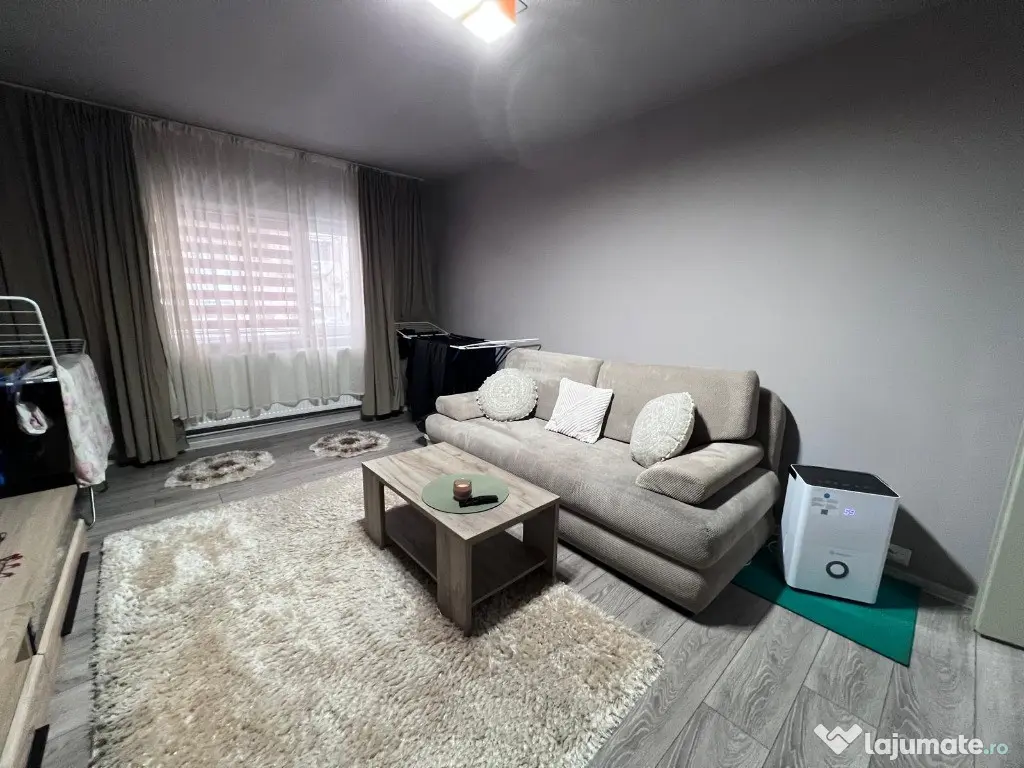 Apartament 2 camere,decomandat,zona Lido-Casa de pensii