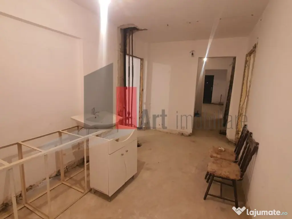 Ap 4 cam Giurgiu decomandat, parter