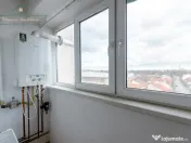 Apartament 4 camere cu centrala proprie, zona Aurel Vlaicu, 
