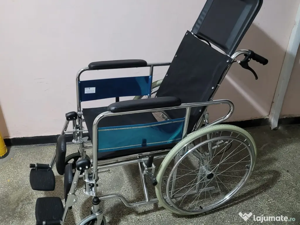 Scaun rulant pntru persoane cu dizabilitati, cu spatar rabatabil
