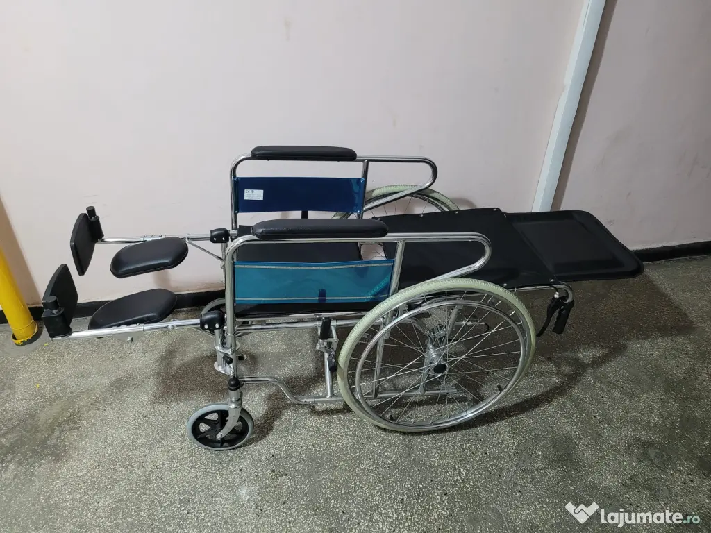 Scaun rulant pntru persoane cu dizabilitati, cu spatar rabatabil