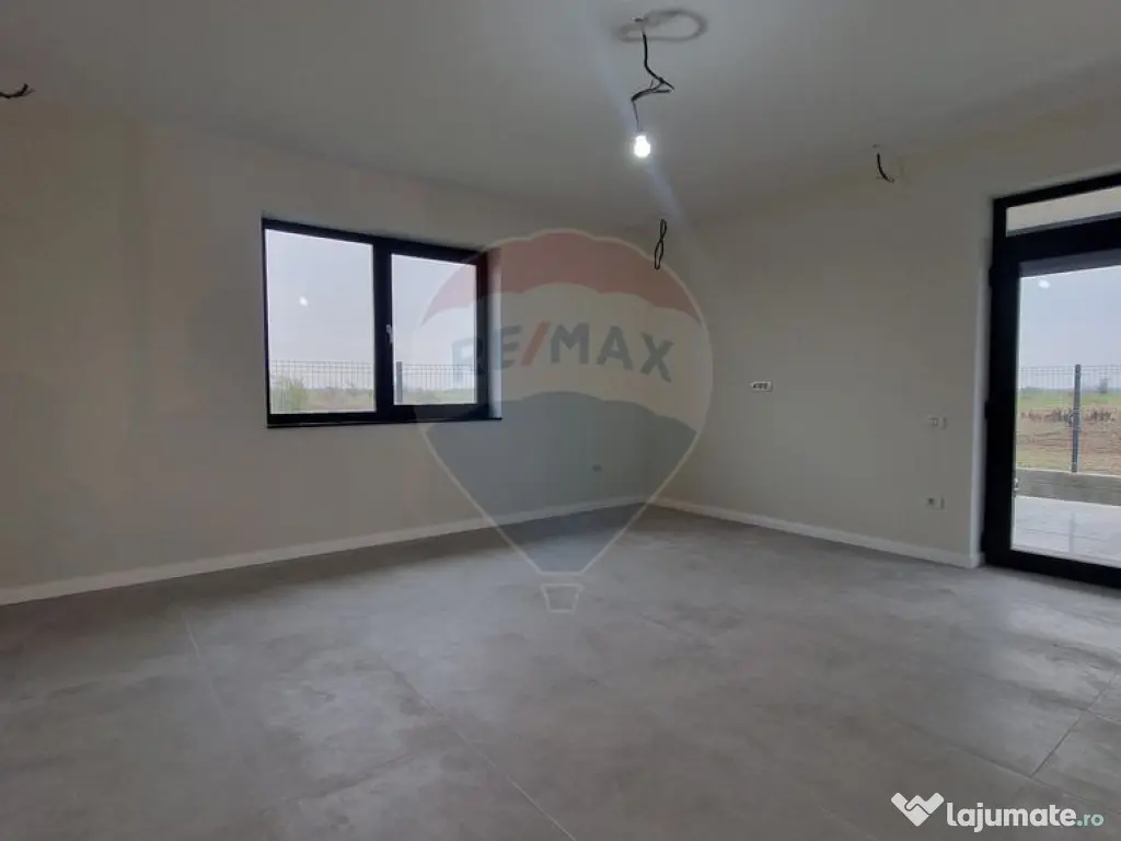 Casă / Vilă cu 3 camere de vânzare Ciocanesti