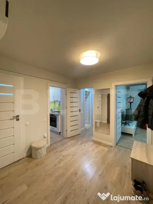 Apartament spațios de 4 camere, complet modernizat, la chei