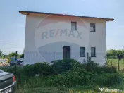 Casă / Vilă cu 4 camere de vânzare Sabareni 