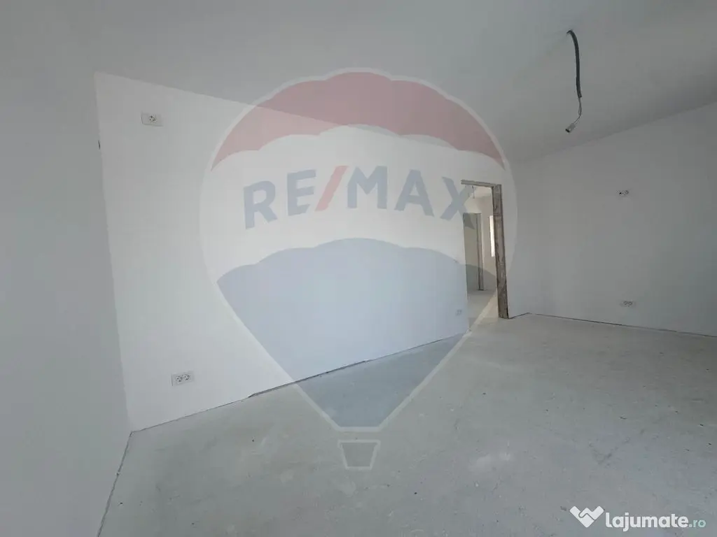 Casă / Vilă cu 4 camere de vânzare Sabareni