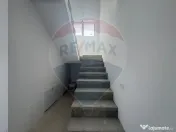 Casă / Vilă cu 4 camere de vânzare Sabareni 