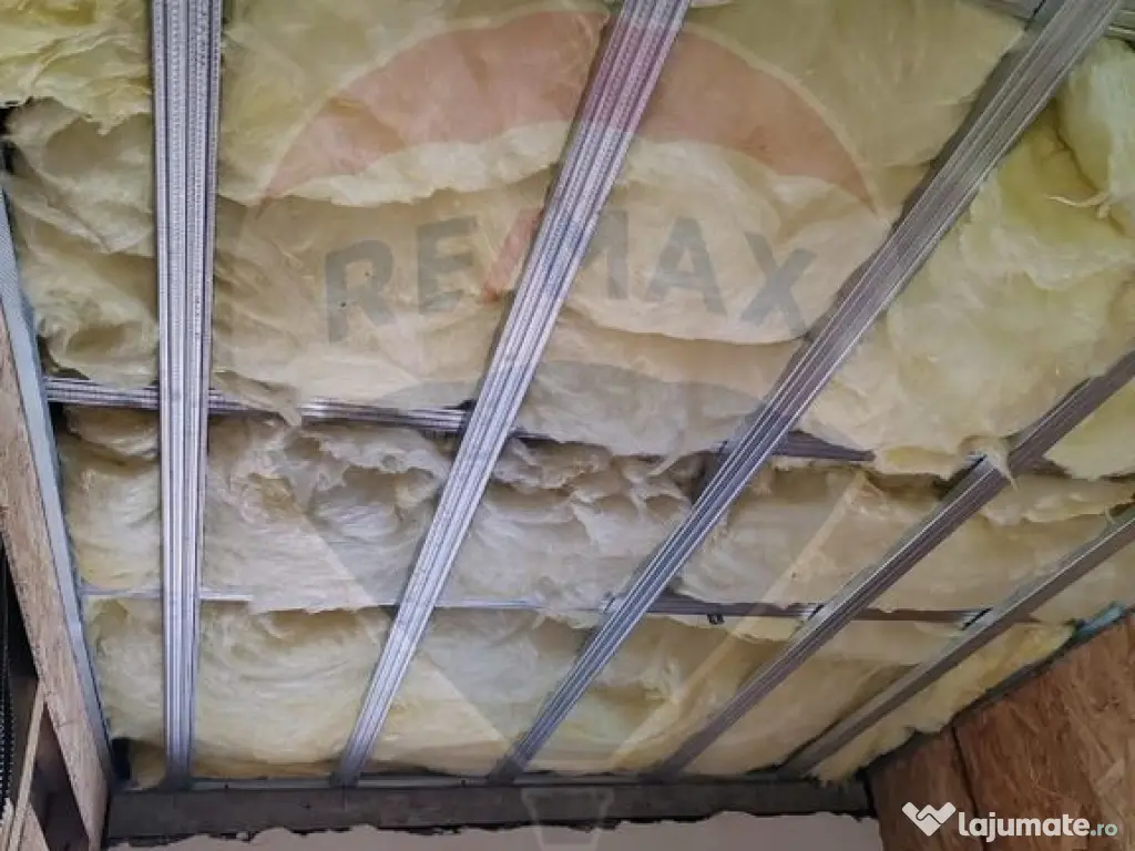 Casă / Vilă cu 4 camere de vânzare Sabareni