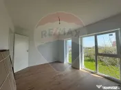 Casă / Vilă cu 4 camere de vânzare Sabareni 