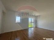 Casă / Vilă cu 4 camere de vânzare Sabareni 