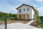 Casă / Vilă sustenabila in Dragomiresti/Sabareni 