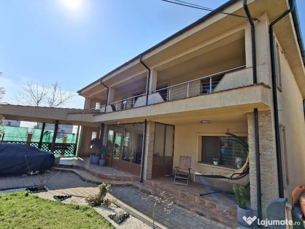 Vila P+1E de vanzare in localitatea Eforie Nord, zona de vile