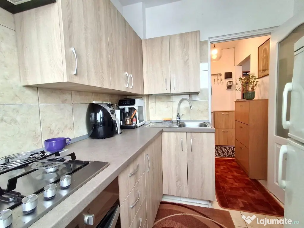 De Vanzare Apartament 2 Camere zona Magheru