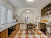 Casă interbelica cu farmec, în apropiere de Mall Vitan 