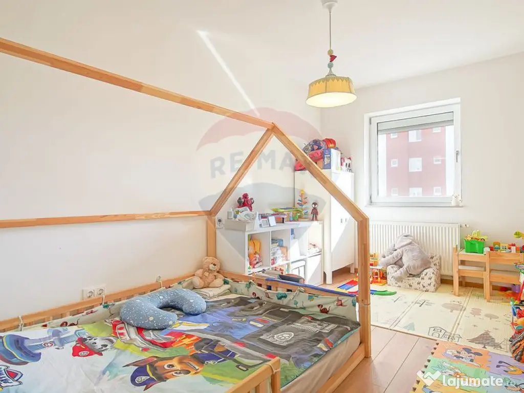 Apartament de 3 camere | Decomandat | Avantgarden |Etaj 2...