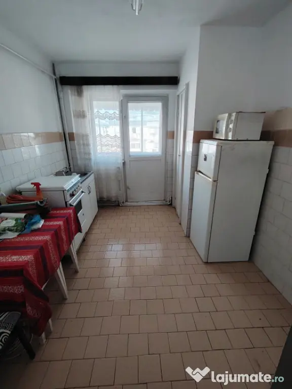 - Apartament 2 camere confort 1 decomandat, zona Radu Negru,