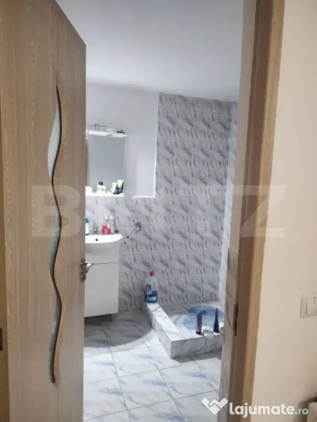 Casa in zona rezidentiala linistita, aproape de oras - panor