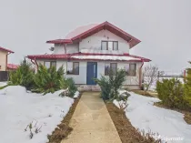 Apartament de vanzare in vila cu curte in satul Ulmi
