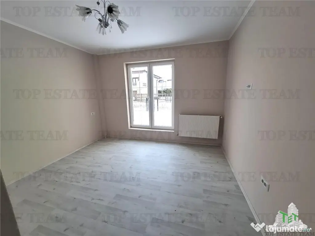 Oportunitate/ Vila spatioasa Familie/Complex Crevedia