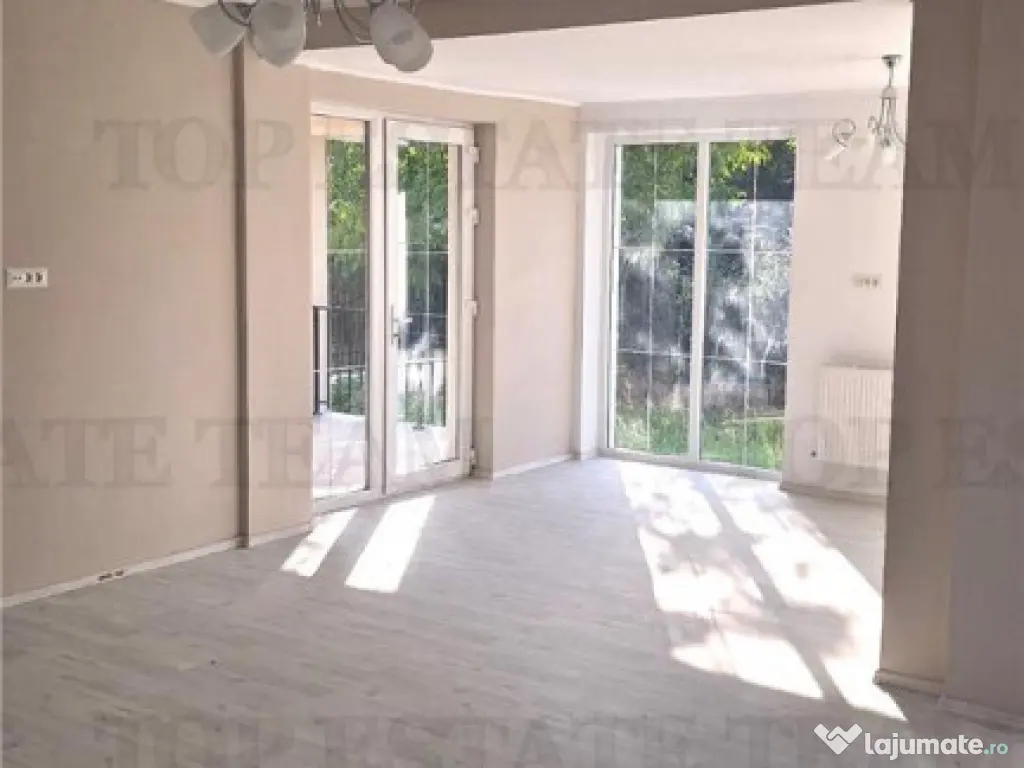 Oportunitate/ Vila spatioasa Familie/Complex Crevedia