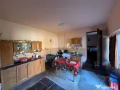 Casa Solida, pentru Familie extinsa, cu Gradina si Teren, D 