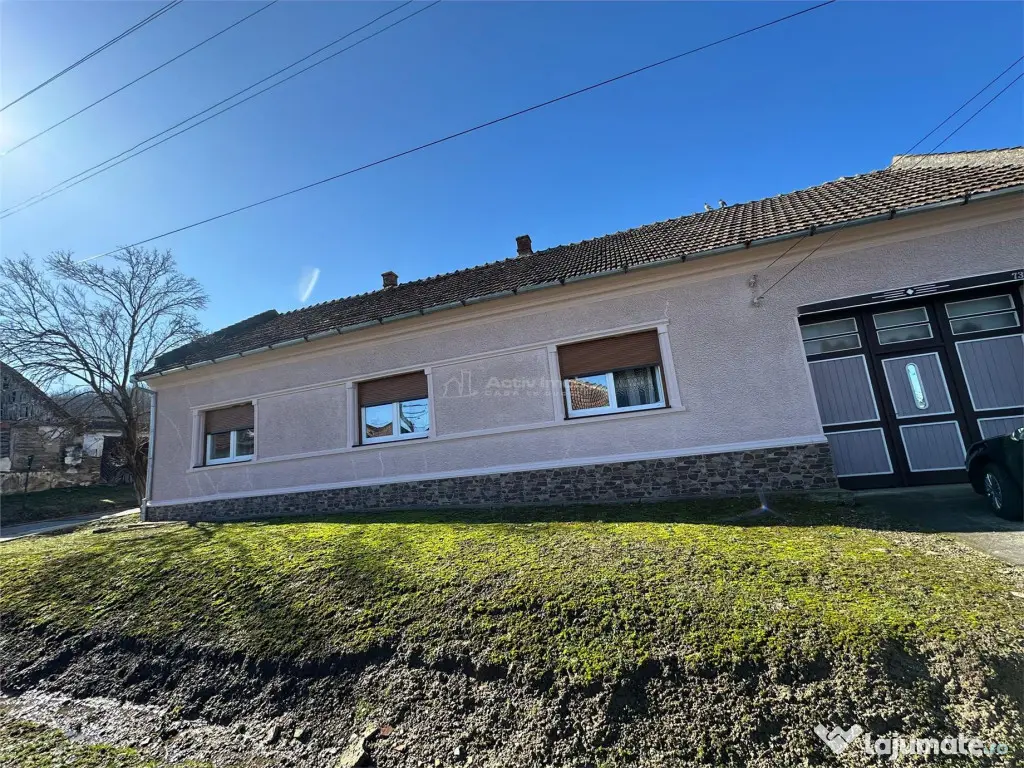 Casa Solida, pentru Familie extinsa, cu Gradina si Teren, D