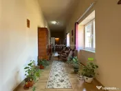 Casa Solida, pentru Familie extinsa, cu Gradina si Teren, D 