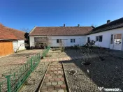 Casa Solida, pentru Familie extinsa, cu Gradina si Teren, D 