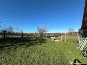 Casa Solida, pentru Familie extinsa, cu Gradina si Teren, D 