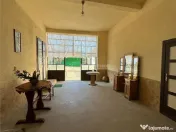 Casa Solida, pentru Familie extinsa, cu Gradina si Teren, D 