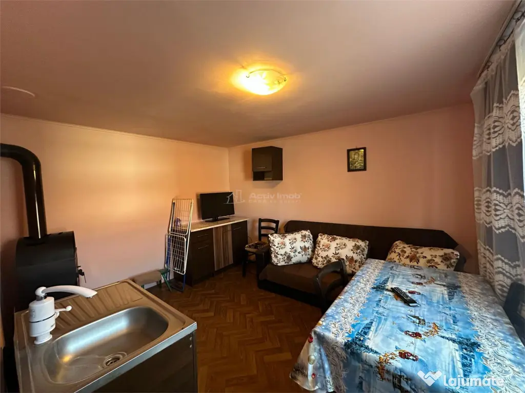 Casa Solida, pentru Familie extinsa, cu Gradina si Teren, D