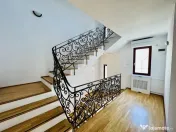 Vila 8 camere vis a vis de Piata Floreasca, garaj, curte pro 