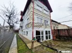 Casa cu o curte comuna in piata 1848