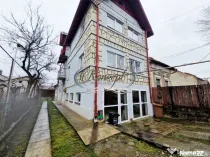 Casa cu o curte comuna in piata 1848