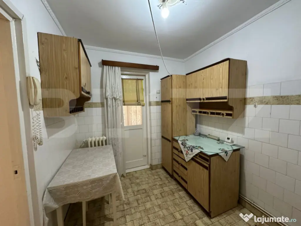 Apartament 3 camere decomandat, zona Nicolae Balcescu