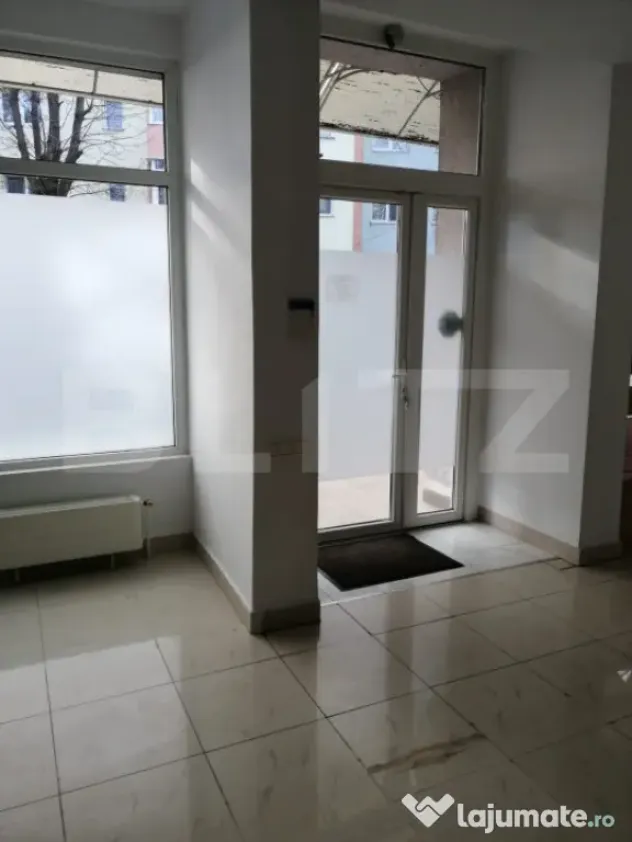 Spatiu comercial, 72 mp, parter, vitrina, zona Policlinica