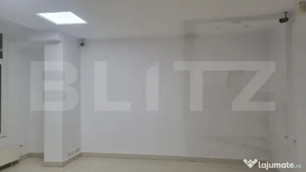 Spatiu comercial, 72 mp, parter, vitrina, zona Policlinica