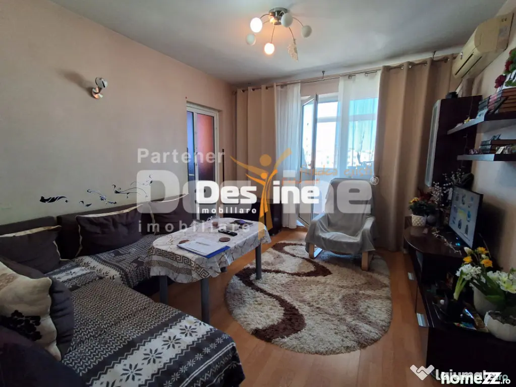 Apartament 3 camere, semidecomandat, Alexandru Cel Bun, 89.